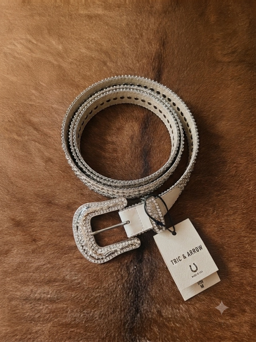 NWT Twig & Arrow Rhinestone Western Belt – Size Medium (Silver/White)